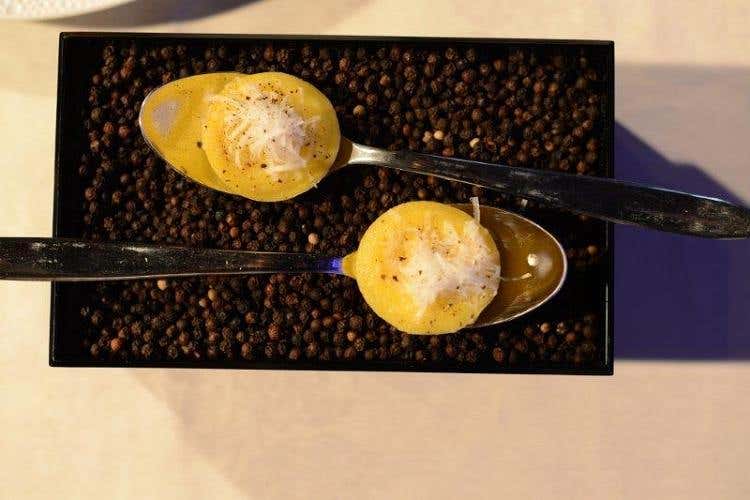 Tortello cacio e pepe senza grassi aggiunti (foto di Alice Ostan)